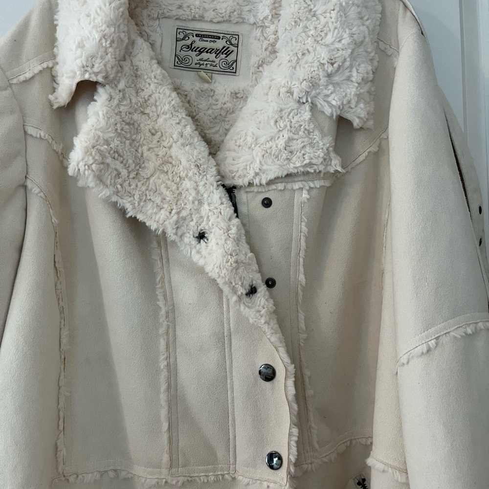 Women's Cream Faux Shearling Jacket - Picture 2 of 5